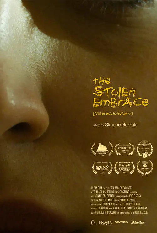 Short film distribution: "The stolen embrace"